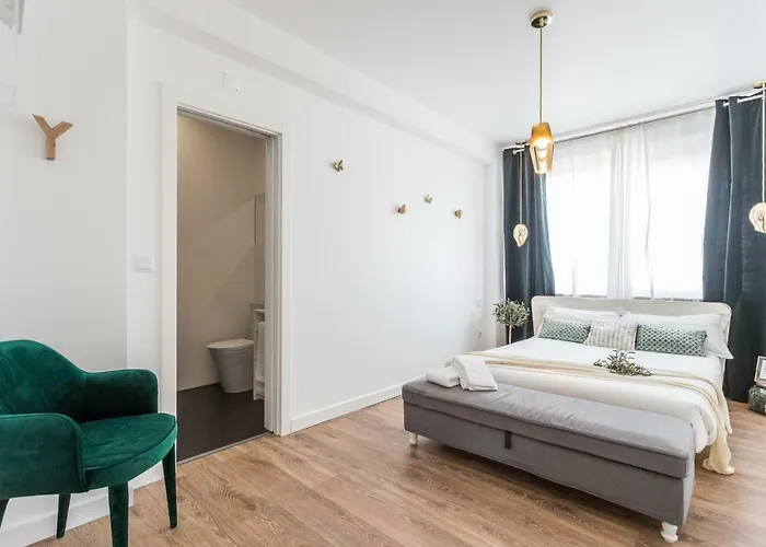 Airport Bed & Breakfast